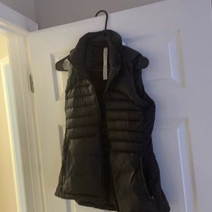 Lululemon Vest, puffer black size 6